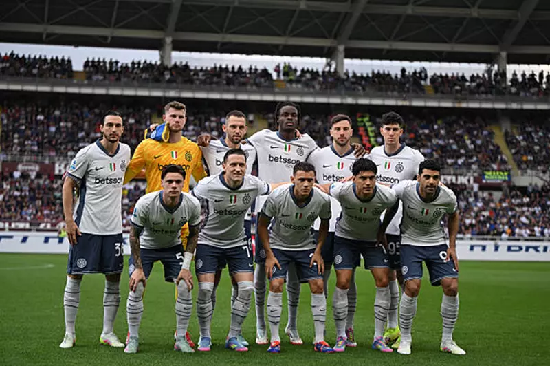 أتالانتا يعزز صفوفه بالتعاقد مع البولندي زاليفسكي من إنتر ميلان