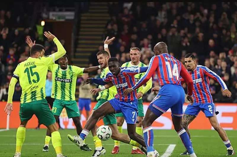 كريستال بالاس يخسر أمام آيك لارنكا القبرصي